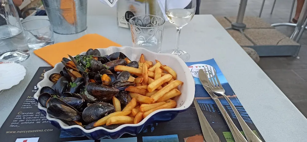 Moules Mariniertes Avec Frites